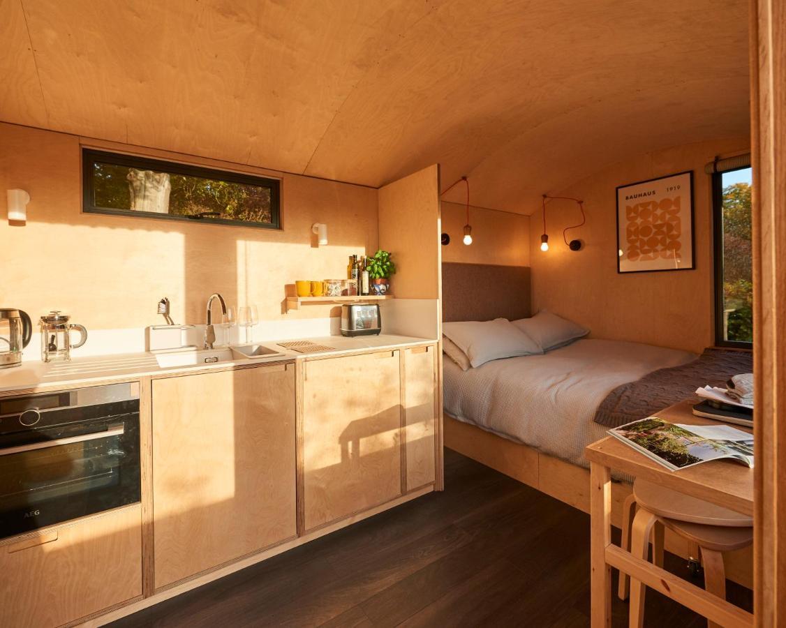 Hut64 Villa Alderbury Eksteriør bilde